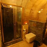 Hanci Cave 酒店 于尔居普